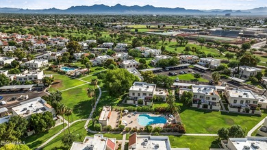 Sophisticated and beautifully updated, this 3-bedroom residence - photo 38