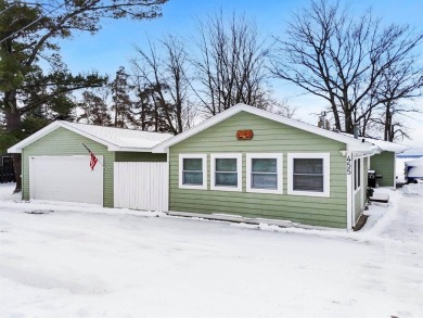 Lake Home For Sale in Houghton Lake, Michigan