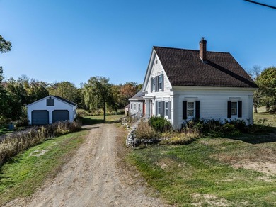 Originally built in 1850, this thoughtfully maintained farmhouse - photo 4