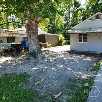 INVESTOR SPECIAL! Fantastic opportunity to own a 2-bedroom - photo 2