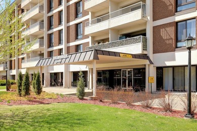 Seller providing a $15,000 credit at closing toward buyer's - photo 2