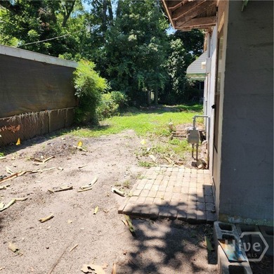 INVESTOR SPECIAL! Fantastic opportunity to own a 2-bedroom - photo 5