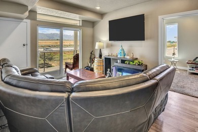 SELLER OFFERING 3% TOWARDS BUYERS CLOSING COSTS + RATE BUY DOWN! - photo 8