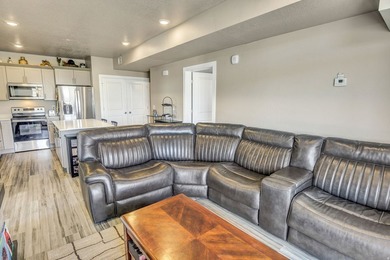 SELLER OFFERING 3% TOWARDS BUYERS CLOSING COSTS + RATE BUY DOWN! - photo 10