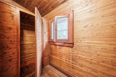 Great opportunity! 4 bedrooms, 2 full baths. Huge 2+garage with - photo 14