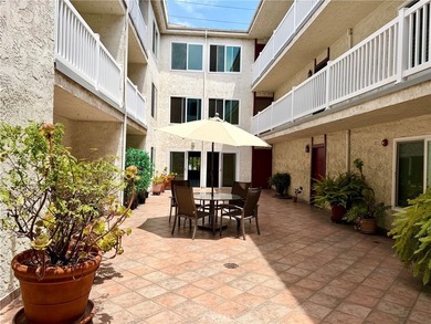 Those in-the-know, know Belmont Heights is the place to live in - photo 25