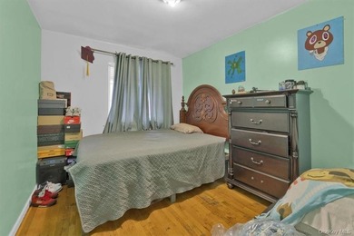 Exquisite three-family home located on a quiet, friendly block - photo 6