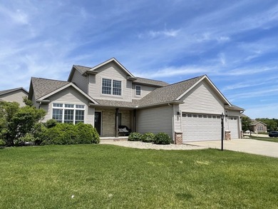 (private lake, pond, creek) Home For Sale in Mahomet Illinois