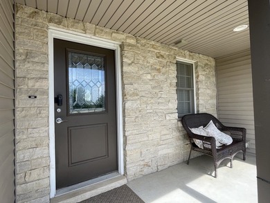 Like a new home on the corner of the lake in the Country Ridge - photo 3