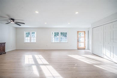 Beautiful South Lakeland Pool home that has been remodeled from - photo 6