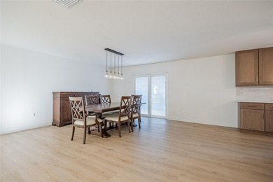 Beautiful South Lakeland Pool home that has been remodeled from - photo 8
