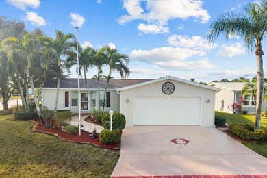 Welcome home to this lakefront Pelican model in the Savanna Club - photo 2