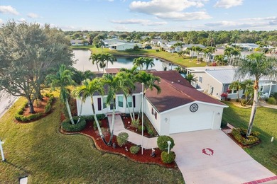 Welcome home to this lakefront Pelican model in the Savanna Club - photo 4