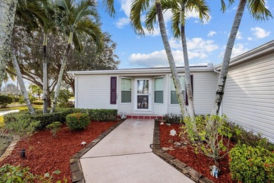 Welcome home to this lakefront Pelican model in the Savanna Club - photo 5