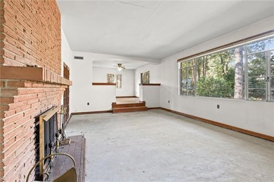 NEW PRICE!! This large waterfront four bedroom, three bath brick - photo 13
