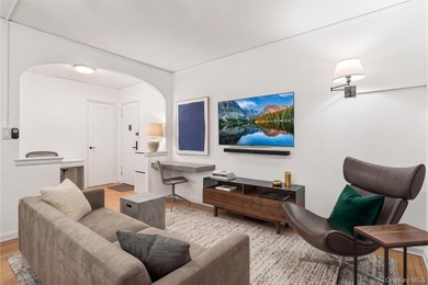 Welcome to 75 Bank Street, a charming prewar Art Deco - photo 14