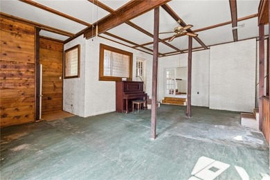 NEW PRICE!! This large waterfront four bedroom, three bath brick - photo 16