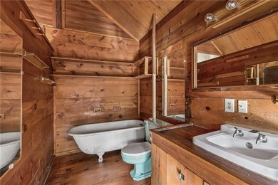 NEW PRICE!! This large waterfront four bedroom, three bath brick - photo 21