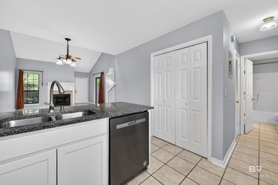 Lakewood Townhomes is a great complex located within walking - photo 22