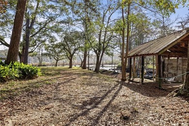 NEW PRICE!! This large waterfront four bedroom, three bath brick - photo 31
