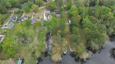 NEW PRICE!! This large waterfront four bedroom, three bath brick - photo 37