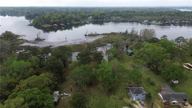 NEW PRICE!! This large waterfront four bedroom, three bath brick - photo 44