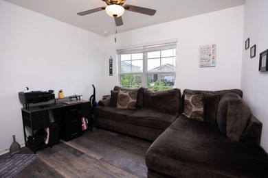 Welcome to Cobblestone! This beautiful 3 bedroom, 2 bathroom - photo 16