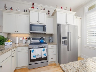 The Minute You Step into this GORGEOUS OCEAN FRONT Turn-Key - photo 9