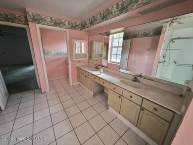 Discover the perfect blend of location and potential at 1470 - photo 11