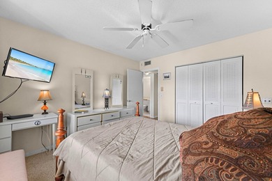 Beautiful 2nd floor 2 bed/1.5 baths lakefront condo with - photo 15