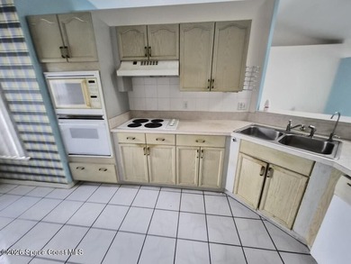 Discover the perfect blend of location and potential at 1470 - photo 15