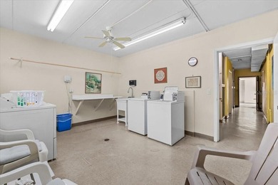 1235 S Highland Ave, Unit 2-307, Clearwater, FL 33756. Move - photo 22