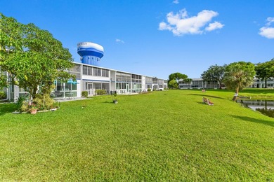 Beautiful 2nd floor 2 bed/1.5 baths lakefront condo with - photo 23