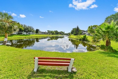 Beautiful 2nd floor 2 bed/1.5 baths lakefront condo with - photo 25