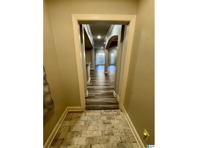 Move-in ready condominium in the heart of VESTAVIA HILLS! This 2 - photo 3