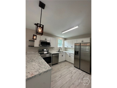 A fantastic opportunity for both first-time homebuyers or a - photo 3