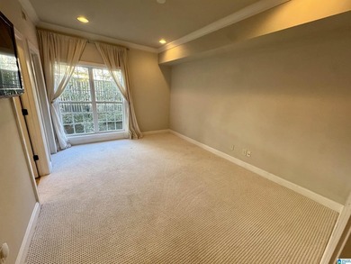 Move-in ready condominium in the heart of VESTAVIA HILLS! This 2 - photo 8