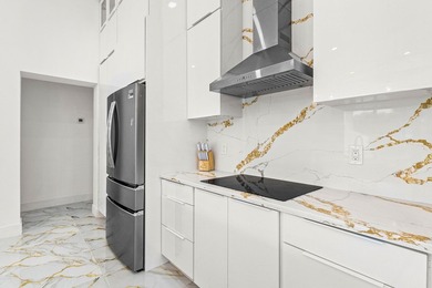 This beautifully updated and thoughtfully expanded 3-bedroom - photo 9