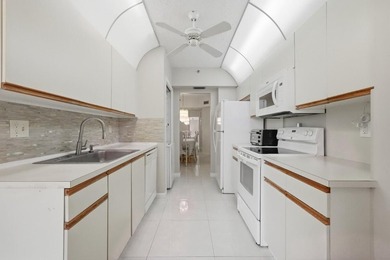 Beautiful 2nd floor 2-bedroom, 2-bath condo in Senior Community - photo 19