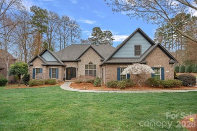 Welcome to an exceptional home in the highly sought-after - photo 2