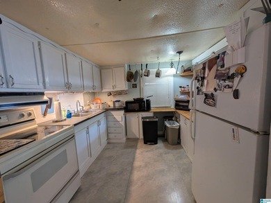 Don't miss out summer is still here! 2-bedroom 1 bath home on - photo 6