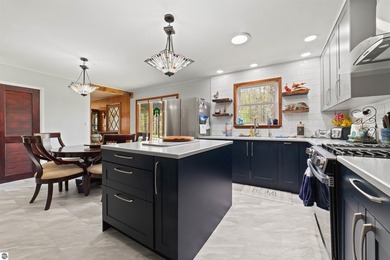 Lovely 2-bedroom, 2-bath ranch with 70.5 feet of shared canal - photo 12