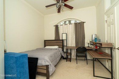 Great price, great location! This lovely 4 bedroom, 3 bath home - photo 15