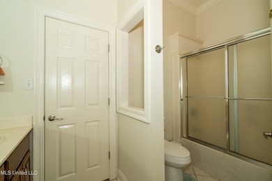 Great price, great location! This lovely 4 bedroom, 3 bath home - photo 16