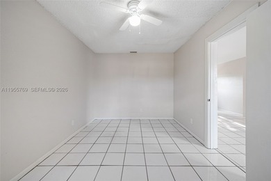 Single-family home on an extra-large corner lot! This spacious - photo 22
