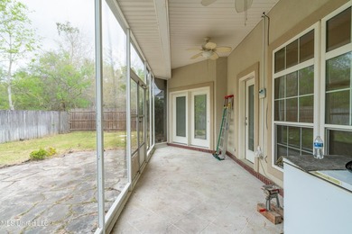 Great price, great location! This lovely 4 bedroom, 3 bath home - photo 25