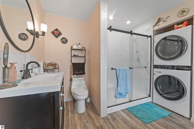Lovely 2-bedroom, 2-bath ranch with 70.5 feet of shared canal - photo 26