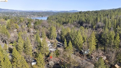 Welcome to Groveland, the gateway to Yosemite! Nestled on a - photo 32