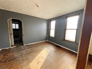 Opportunity Awaits in the City of Rochester! Bring your vision - photo 7