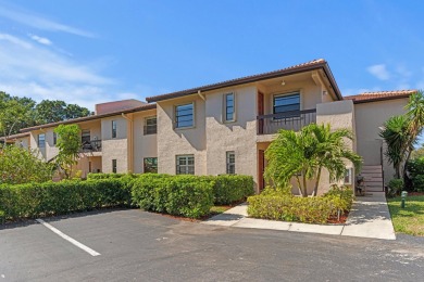 Lake Condo For Sale in Boca Raton, Florida